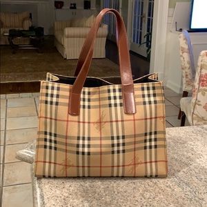 Burberry medium tote